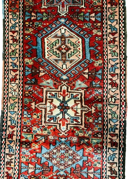 599434988_1778704842839926_2424961203432967326_n-removebg-preview Origin "Gharajeh" Hand Knotted Sheep Wool Persian Rug with Geometric Pattern 6'10" X 2'2"