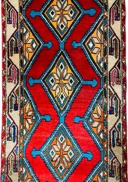 603943288_745004685286855_2667693643533165973_n-removebg-preview Origin "Hamedan" Hand Knotted Sheep Wool Persian Rug with Geometric Pattern 9'4" X 2'6"