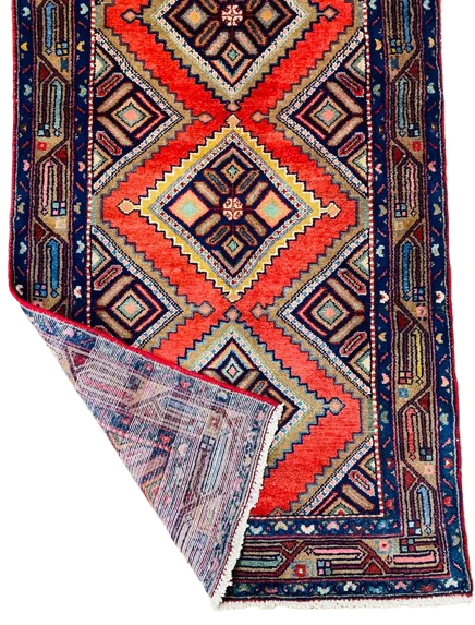 604793166_864997382812927_3379426536781707899_n-removebg-preview Origin "Hamedan" Hand Knotted Sheep Wool Persian Rug with Geometric Pattern 9'4" X 3'1"