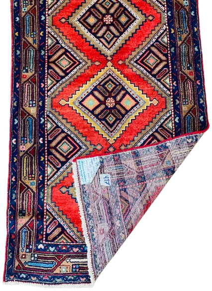 605873025_1528614088428580_8863149082763466072_n-removebg-preview Origin "Hamedan" Hand Knotted Sheep Wool Persian Rug with Geometric Pattern 9'4" X 3'1"