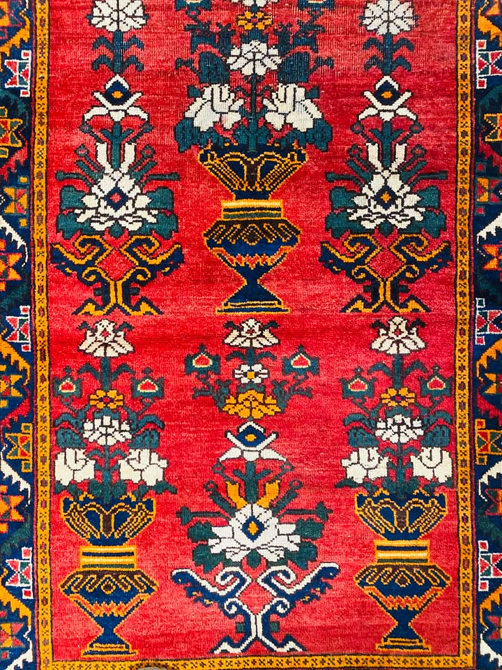 Origin "Shiraz" Persian Rug Hand Knotted Natural Dyes Featuring a traditional Vase or Tree of life design 4'10" X 3'2"