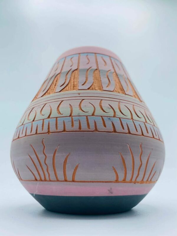 607350575_1664305614541044_342175708401683319_n Native American Navajo pottery Vase Signed "Dena J"