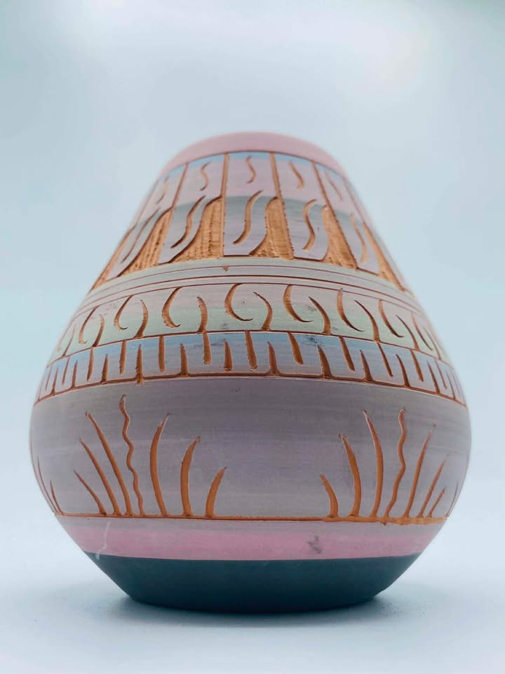 607350575_1664305614541044_342175708401683319_n Native American Navajo pottery Vase Signed "Dena J"