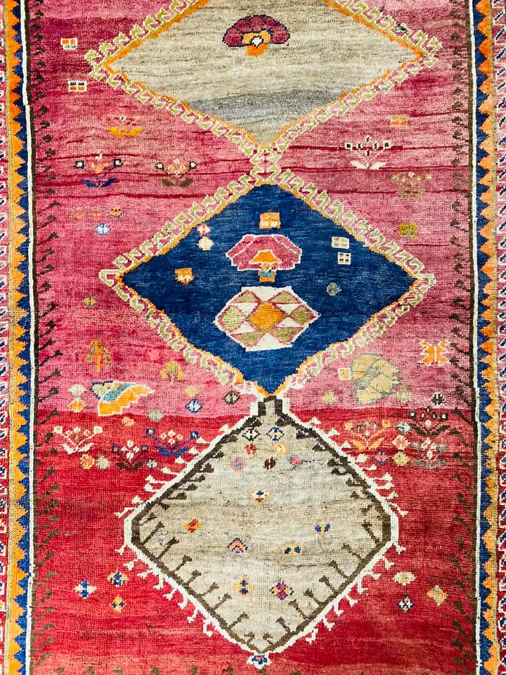 Origin "Shiraz" Persian Tribal Rug Hand Knotted Natural Dyes with Geometric Patterns 5'1" X 3'5"