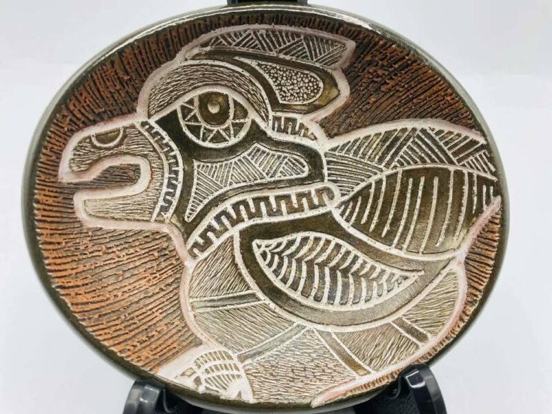 608005704_1207105598017837_8540212848691104438_n 1972 signed "LSchinko" Hand-painted Sgraffito Abstract Bird Motif Pottery Dish