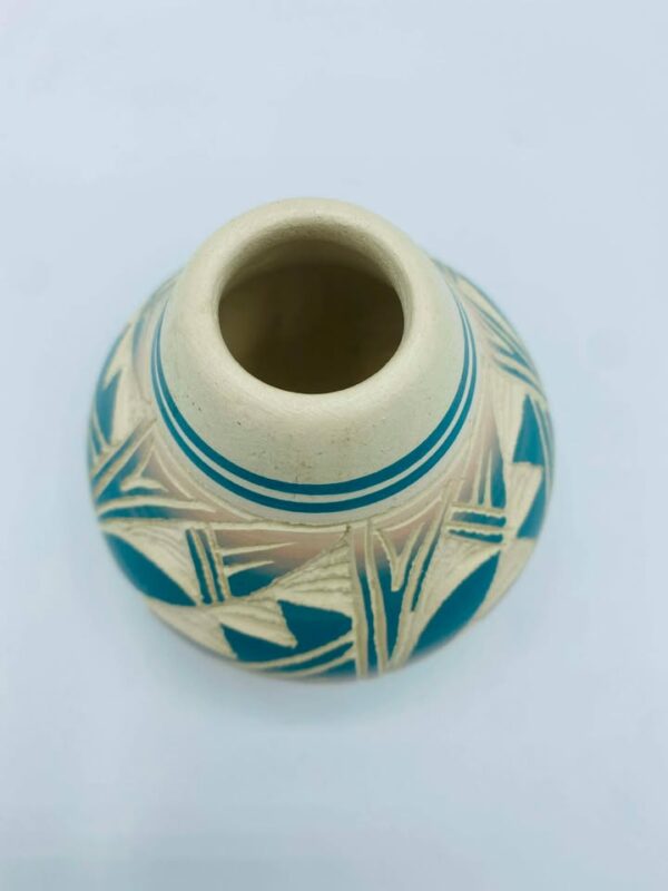 608051784_4626460057588554_2904327765701723606_n Native American Hozoni Pottery Vase Signed By Navajo Artist