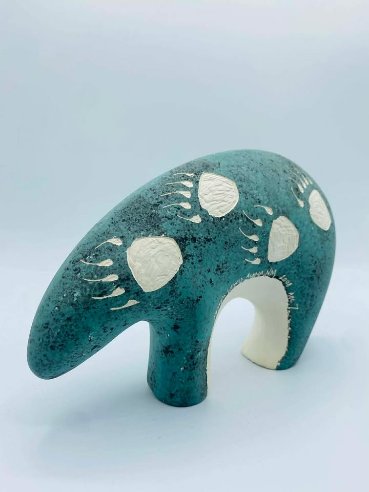 2008 Signed Joseph Lewis Acoma Pueblo N.M Native American Pottery Spirit Bear