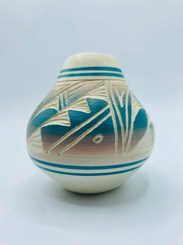 608358133_1996097310966824_2949600342950318237_n Native American Hozoni Pottery Vase Signed By Navajo Artist
