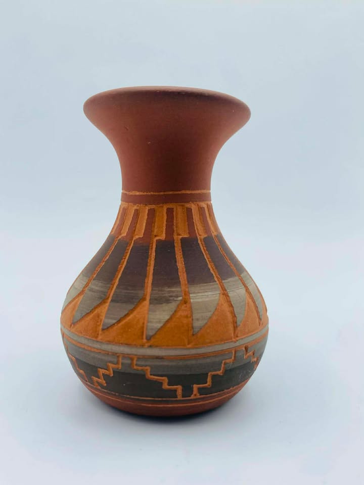 Signed "A. Bia" Hand-Curved Southwestern Native American Navajo Pottery Vase
