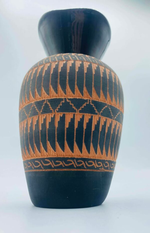 608685337_1915652262493996_413496257153216491_n Signed "C. Smith" Native American Navajo Etched Pottery Vase