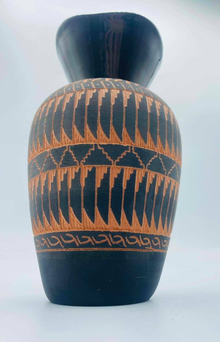 Signed "C. Smith" Native American Navajo Etched Pottery Vase