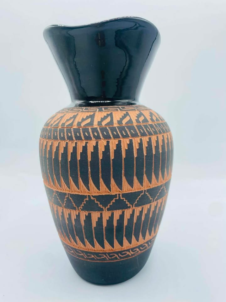 Signed "C. Smith" Native American Navajo Etched Pottery Vase