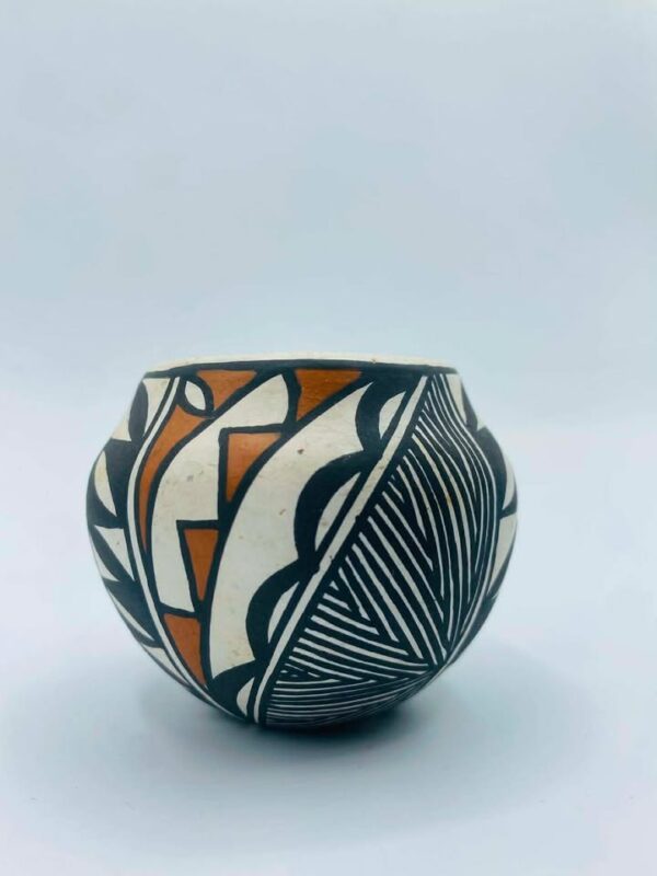 608790668_1430504815093484_8091930661714254353_n Signed "Darla" Acoma Pueblo N.M Native American Pottery Vase
