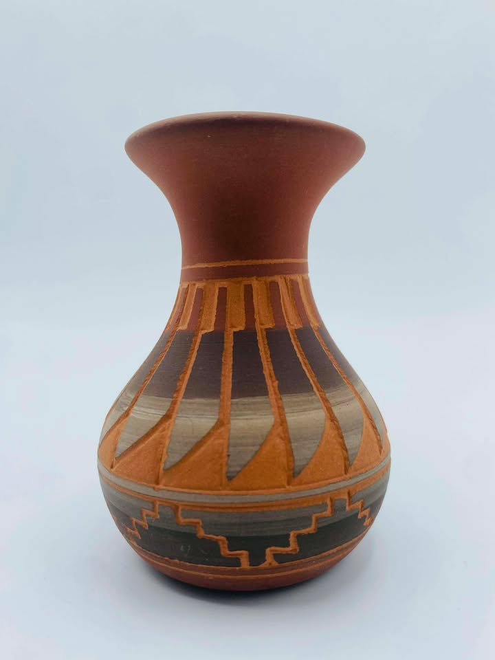 Signed "A. Bia" Hand-Curved Southwestern Native American Navajo Pottery Vase