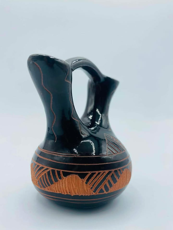 Signed "JID" Native American Navajo Etched Pottery Wedding Vase