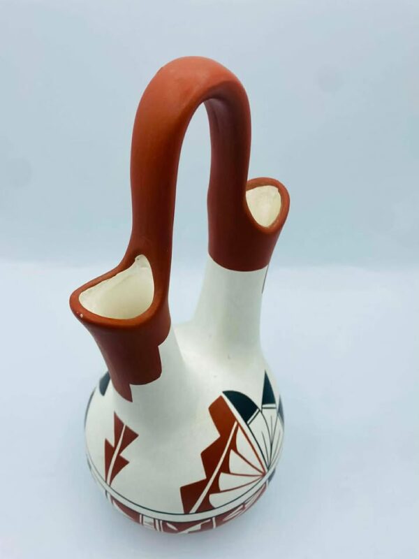 609019185_811758181883178_7838774566372342645_n 1987 Signed "SUNFLOWER" Taos Pueblo Native American Pottery Wedding Vase