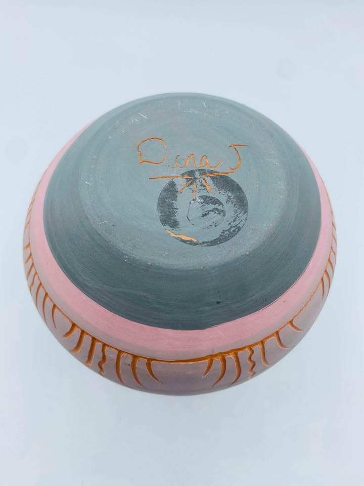 609028450_4056548404644968_4195148731667489305_n Native American Navajo pottery Vase Signed "Dena J"