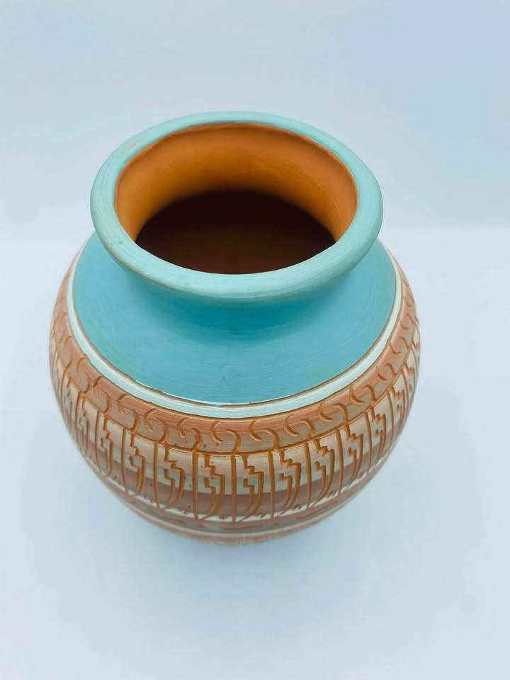 Native American Navajo pottery Vase Signed "Ron J"