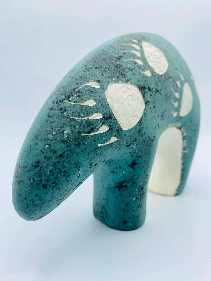 2008 Signed Joseph Lewis Acoma Pueblo N.M Native American Pottery Spirit Bear
