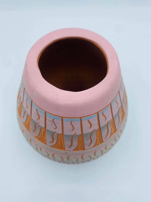 609174452_1610164656808776_7507991920375897176_n Native American Navajo pottery Vase Signed "Dena J"
