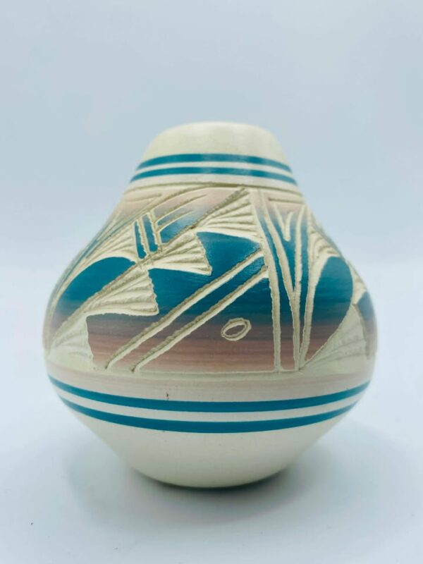 609430418_1436148501489052_6185098756515879883_n Native American Hozoni Pottery Vase Signed By Navajo Artist