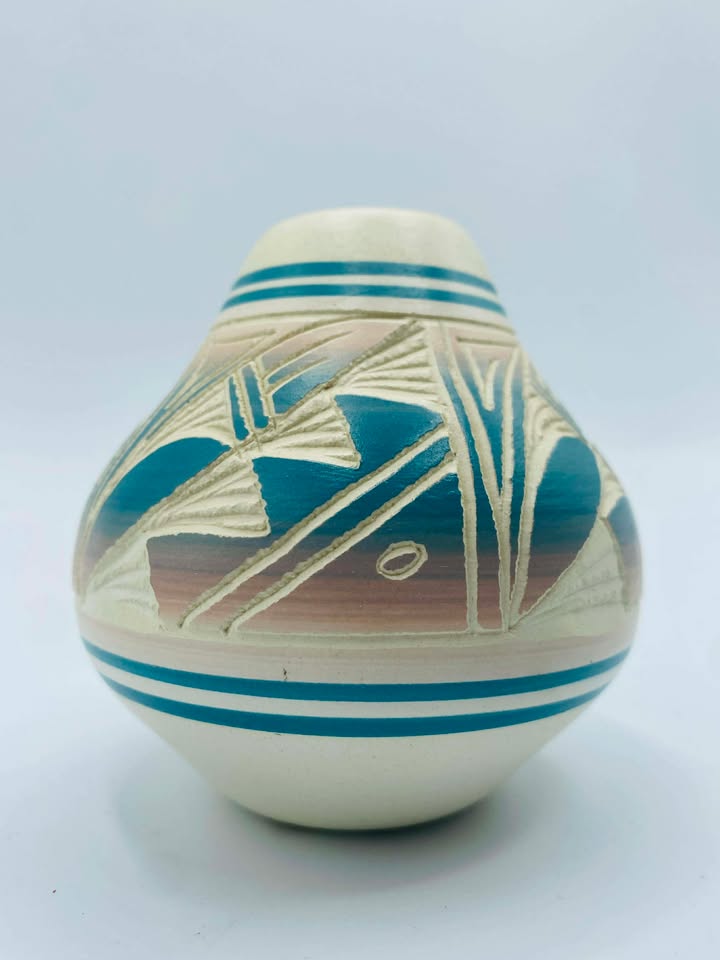 Native American Hozoni Pottery Vase Signed By Navajo Artist