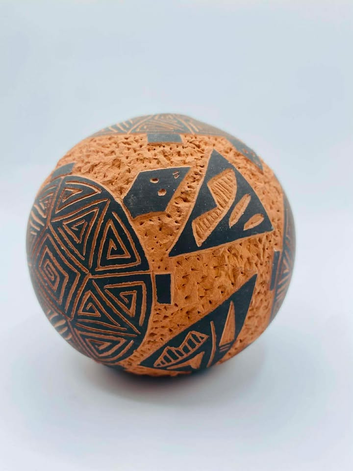 609509820_1563024971607825_4732978328897118845_n Signed "JA" Acoma Pueblo N.M Native American Pottery Vase