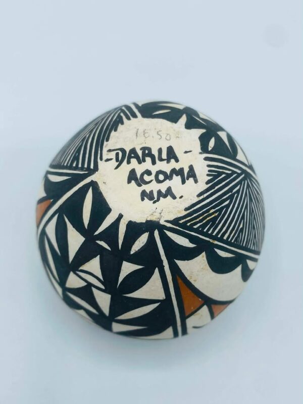 609544241_900483055886684_4898793980831870100_n Signed "Darla" Acoma Pueblo N.M Native American Pottery Vase