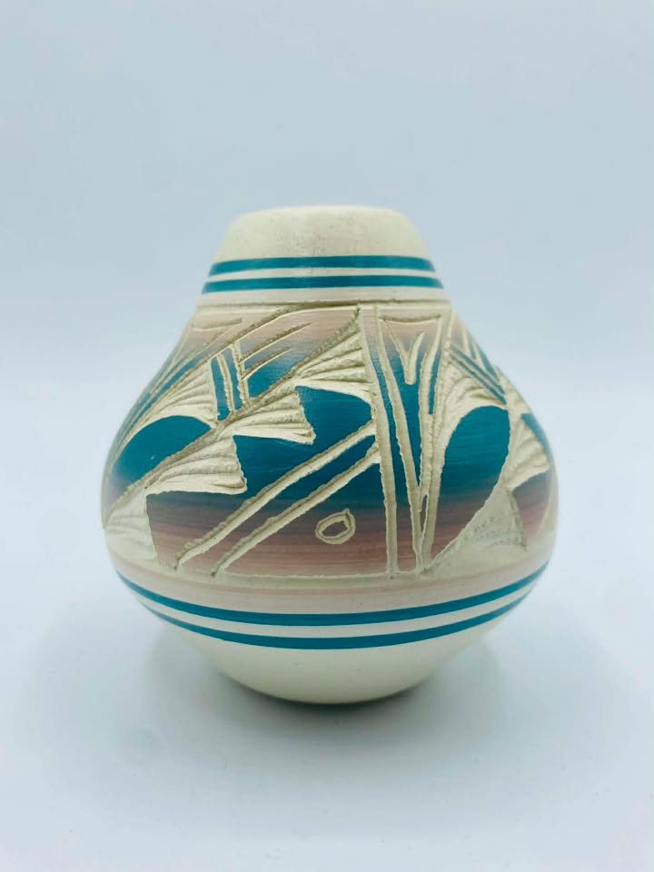 Native American Hozoni Pottery Vase Signed By Navajo Artist