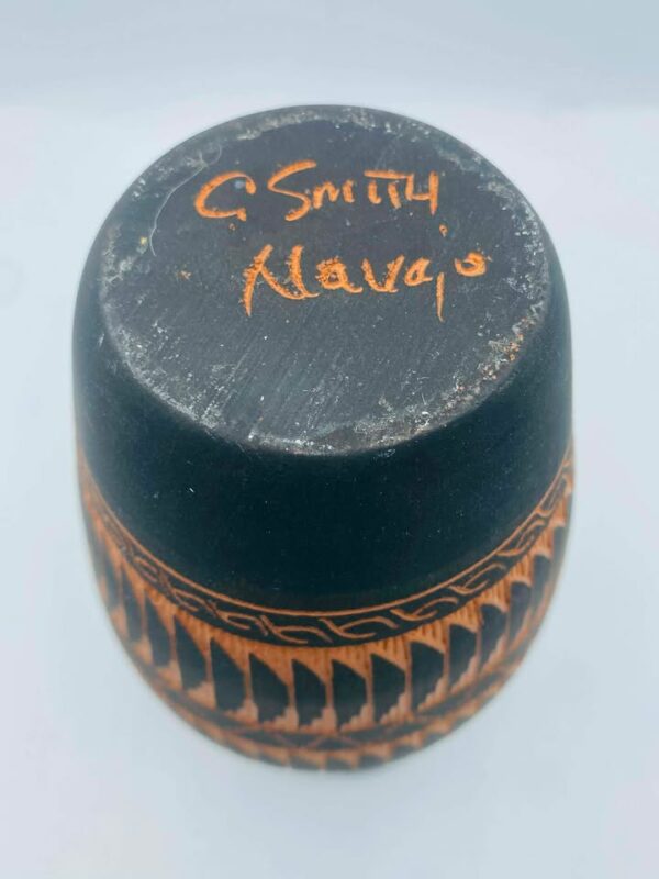 609873045_901568069002572_1826657710352056244_n Signed "C. Smith" Native American Navajo Etched Pottery Vase