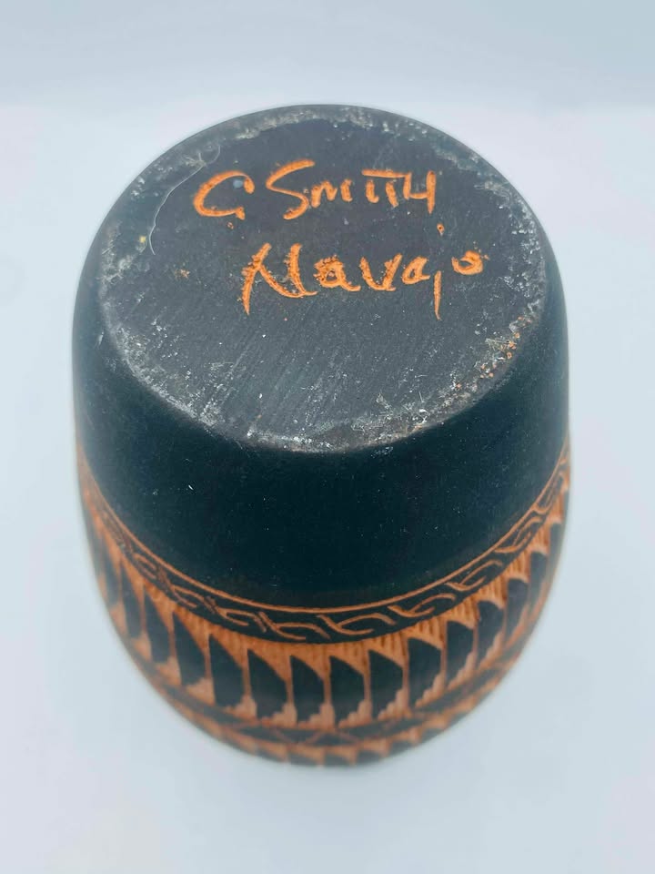 Signed "C. Smith" Native American Navajo Etched Pottery Vase