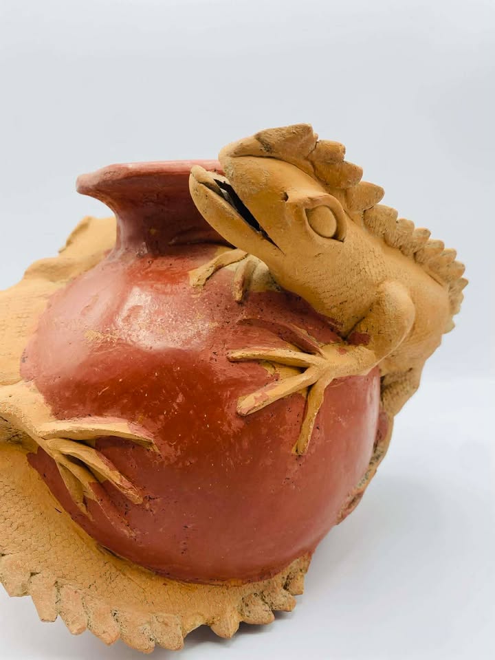 Vintage Mexican Terracotta Lizards Pottery Vase