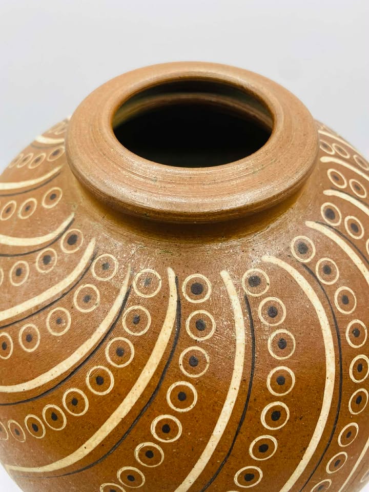 1979 Handmade Terracotta/Clay Signed Studio Pottery Vase/Pot