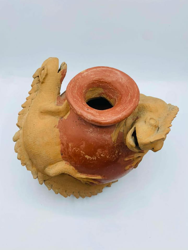 Vintage Mexican Terracotta Lizards Pottery Vase