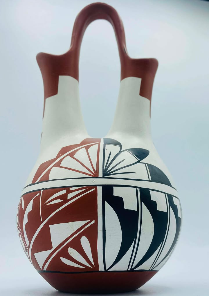 1987 Signed "SUNFLOWER" Taos Pueblo Native American Pottery Wedding Vase