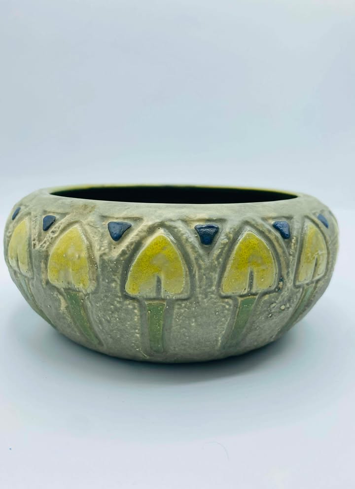 Early Roseville Art Pottery Bowl Arts & Crafts / Art Nouveau Relief Design
