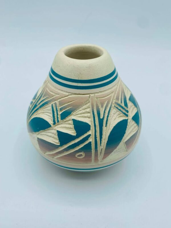 610902630_2590445248018207_5193175228076862209_n Native American Hozoni Pottery Vase Signed By Navajo Artist