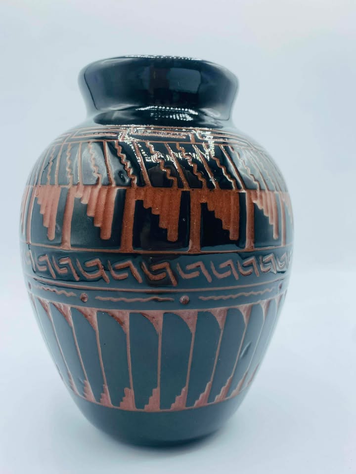 2001 Signed Billy Dennison Navajo Etched Pottery Vase